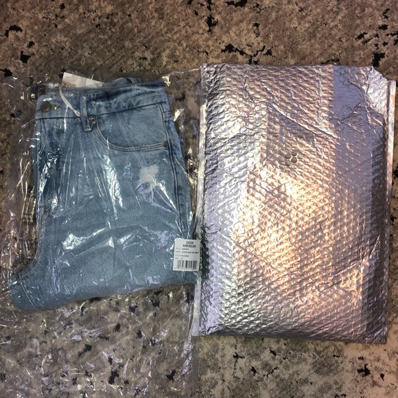 Brand New Good American ‘Good Boy’ Jeans - Picture 4 of 7